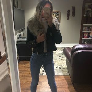 Fur collar leather jacket